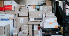 Wat zeggen de grote webwinkels over hun levertijden rond de feestdagen?